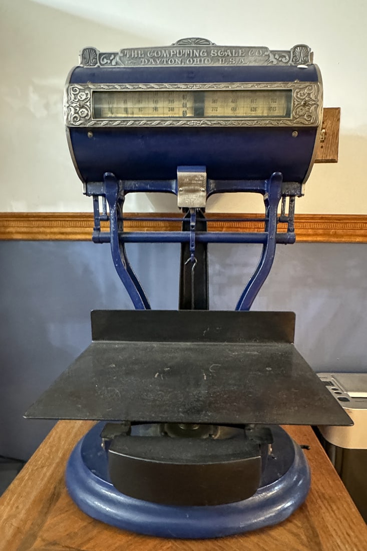 COMPUTING SCALE CO ANTIQUE SCALE IN BLUE PAINT (1 of 3)