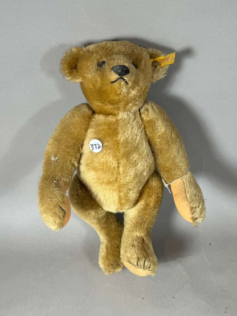 MARGARET STRONG STEIFF BEAR, 15": MARGARET STRONG STEIFF BEAR, 15"