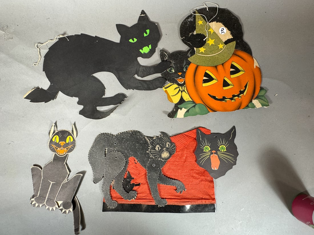 FIVE PIECES VINTAGE HALLOWEEN DIE CUTS, 14" AND SMALLER: FIVE PIECES VINTAGE HALLOWEEN DIE CUTS, 14" AND SMALLER