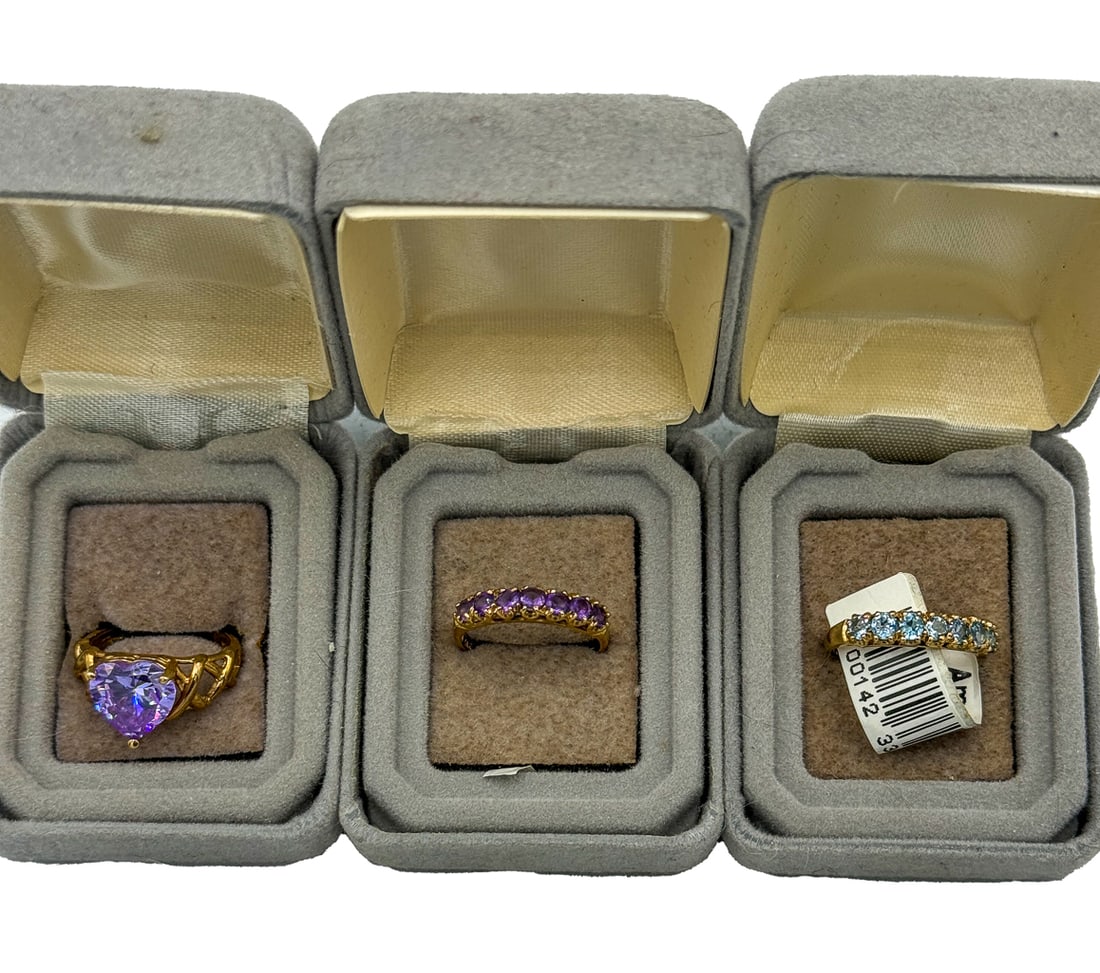 THREE 10K GOLD AND GEMSTONE RINGS, 7.23 GRAMS (1 of 8)