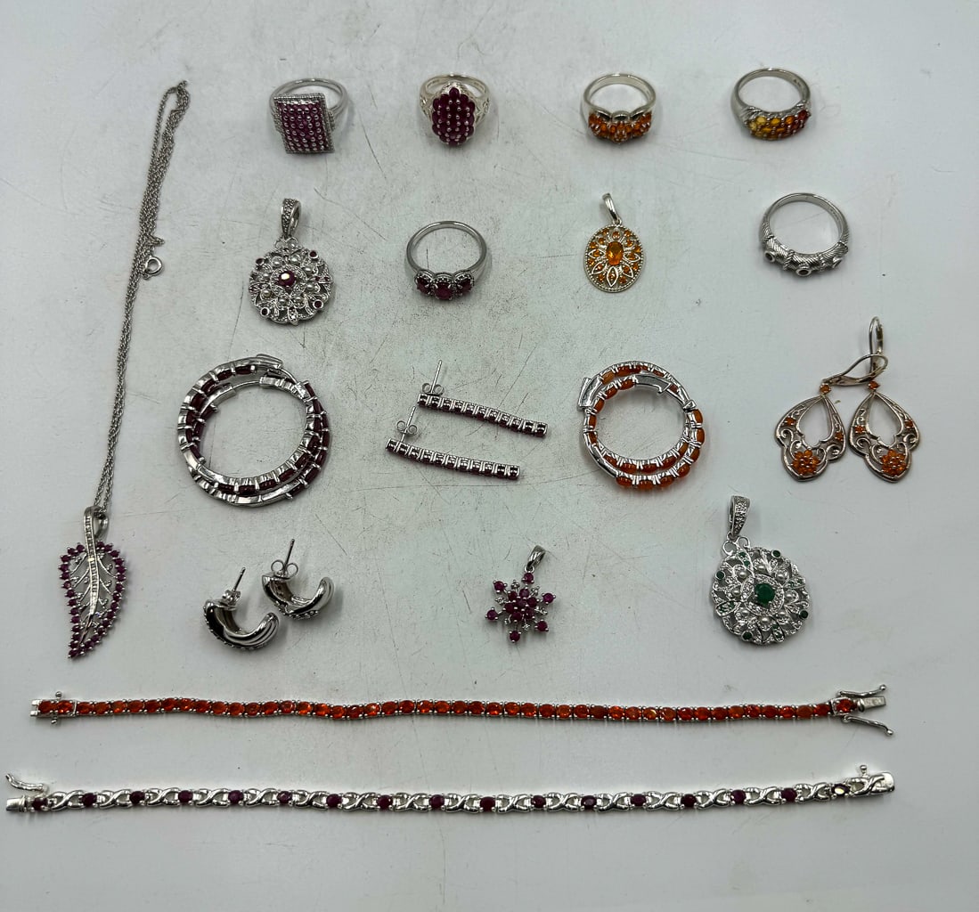 LARGE LOT OF STERLING SILVER JEWELRY W/ ORANGE AND GARNET COLORED STONES, 118 GRAMS: LARGE LOT OF STERLING SILVER JEWELRY W/ ORANGE AND GARNET COLORED STONES, 118 GRAMS
