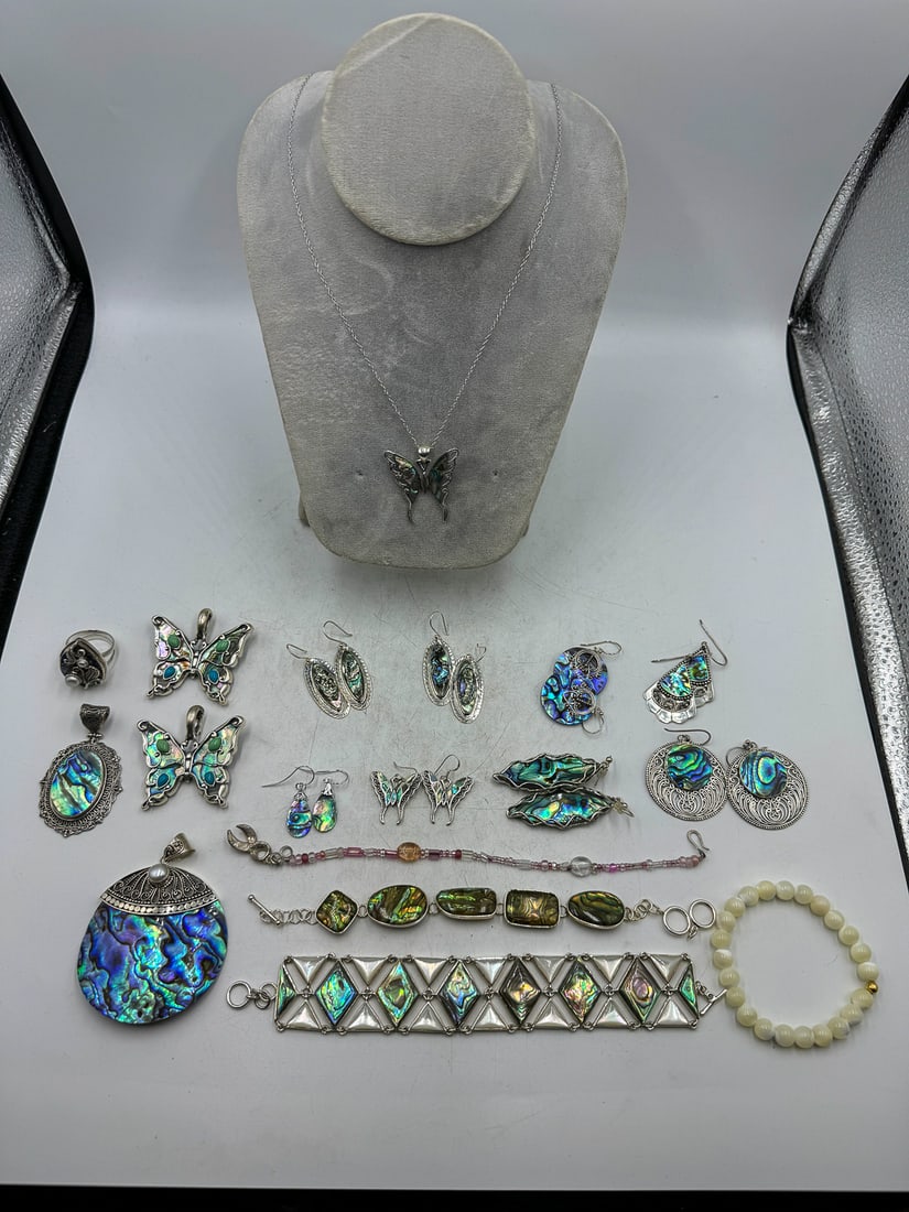 LARGE LOT OF STERLING SILVER AND ABALONE JEWELRY: LARGE LOT OF STERLING SILVER AND ABALONE JEWELRY