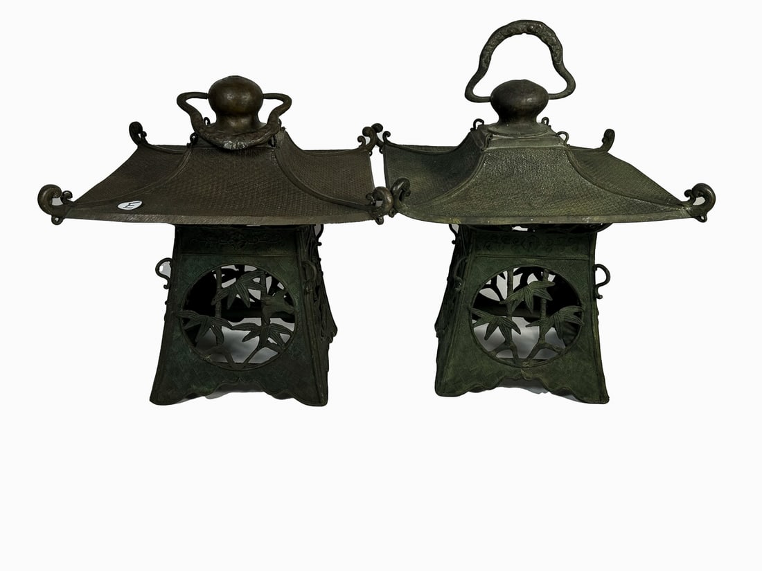 A PAIR OF CHINESE BRONZE OUTDOOR CANDLE LANTERNS, 11" X 11" X 12" (1 of 9)