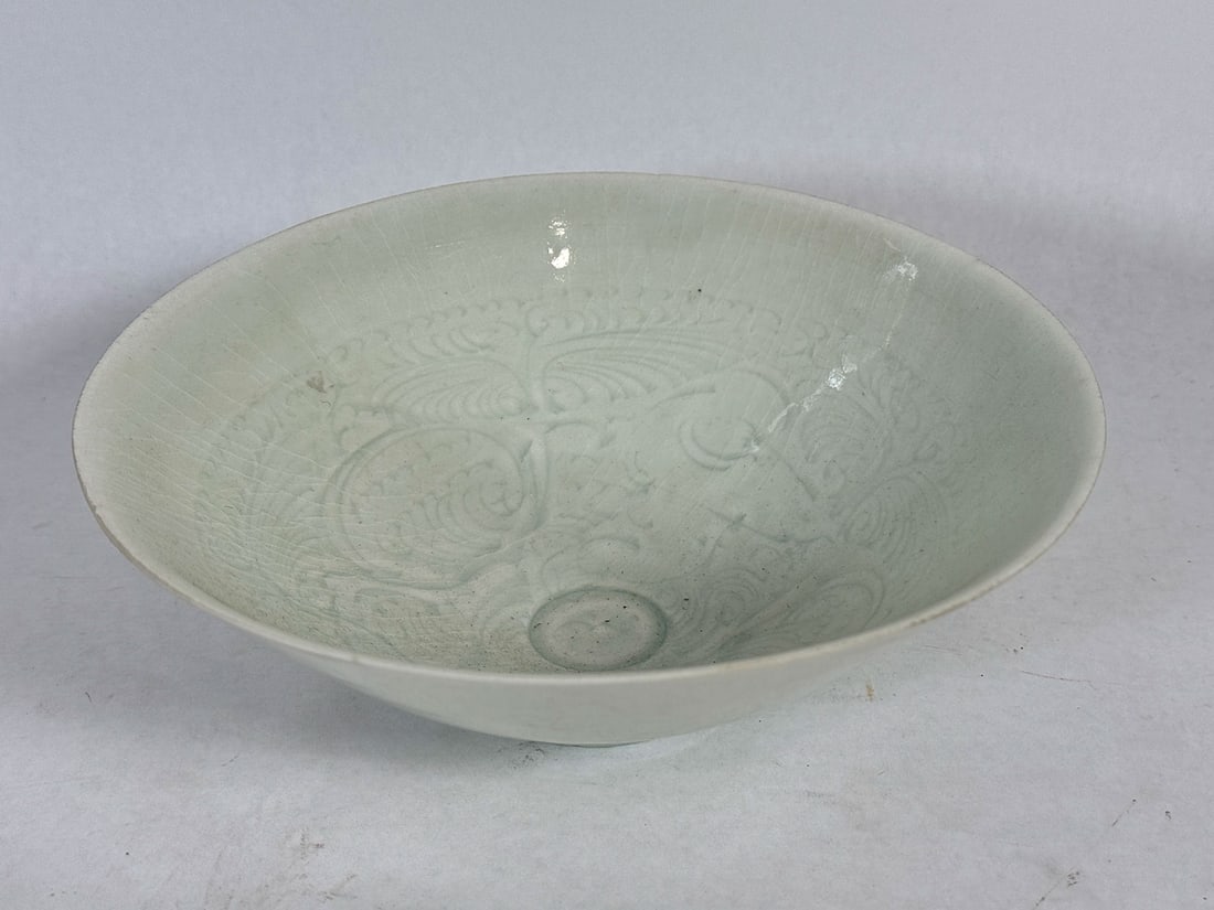 A QING BAI STONEWARE BOWL (1 of 8)