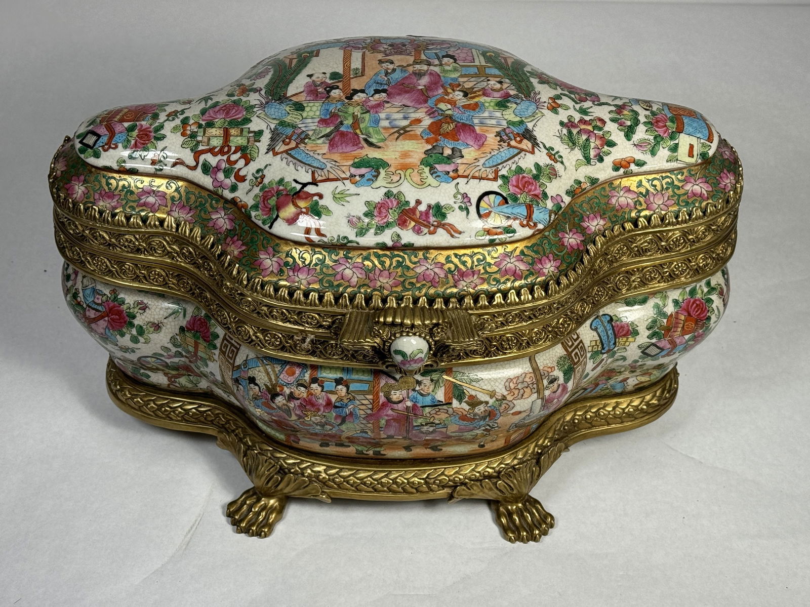 A LARGE ROSE MEDALLION ORMALU MOUNTED CASKET 10" T X 15" W X 10" D (1 of 14)