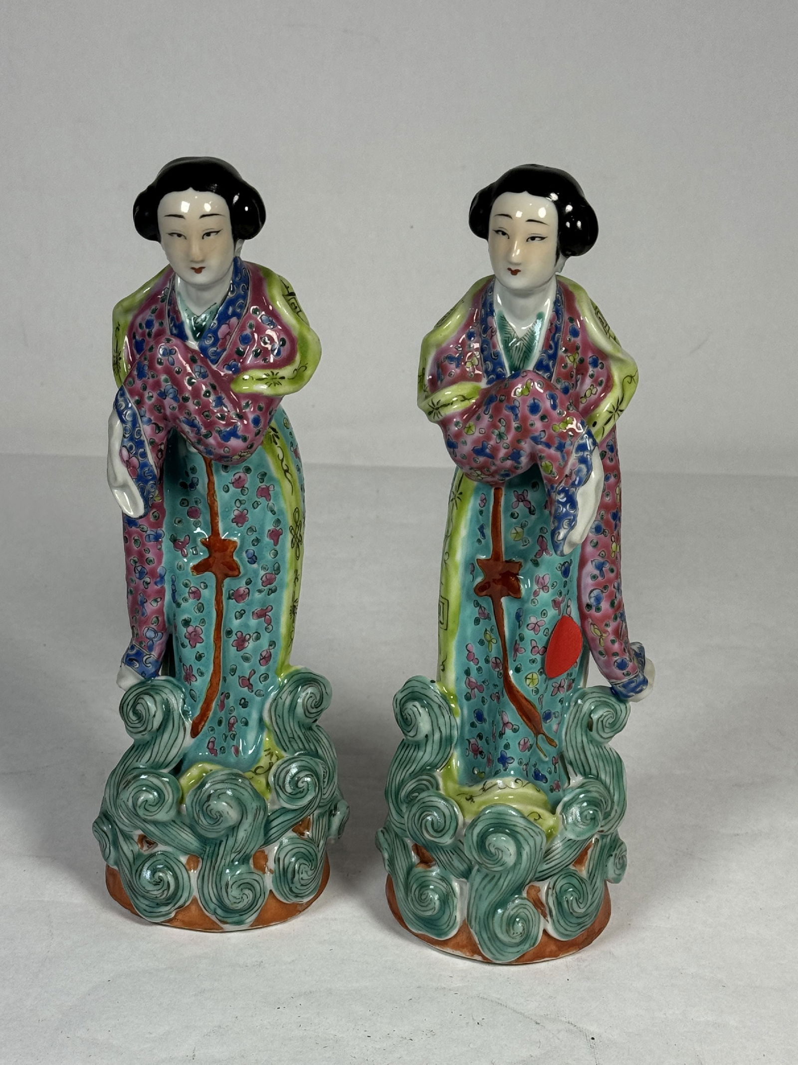 TWO CHINESE FAMILLE ROSE FIGURES 9.5" T (1 of 8)