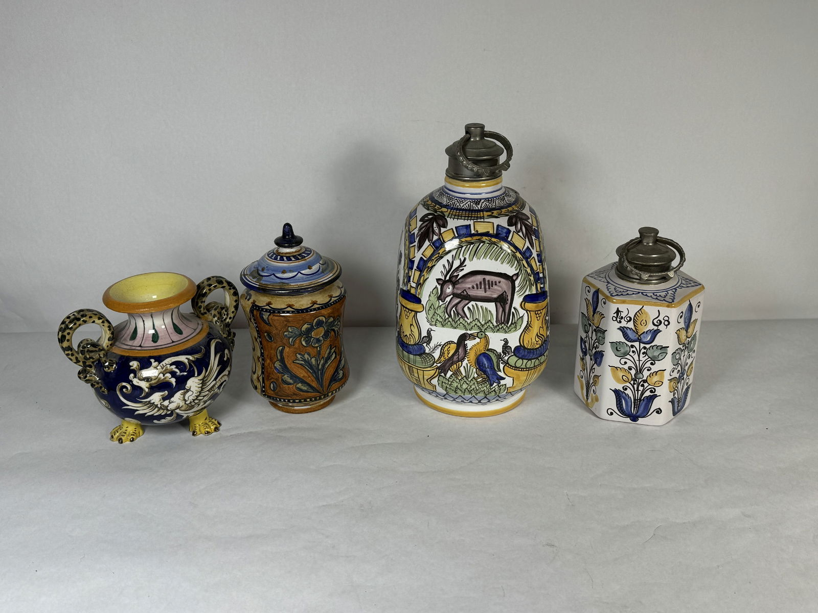 THREE PIECES ITALIAN FAIENCE 9.5", 6.5" AND 6" (1 of 8)