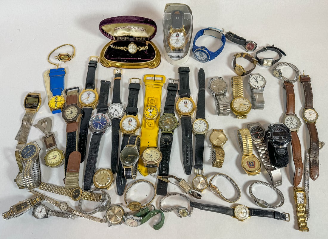 LARGE LOT OF WATCHES, VARIOUS PERIODS AND STYLES (1 of 9)