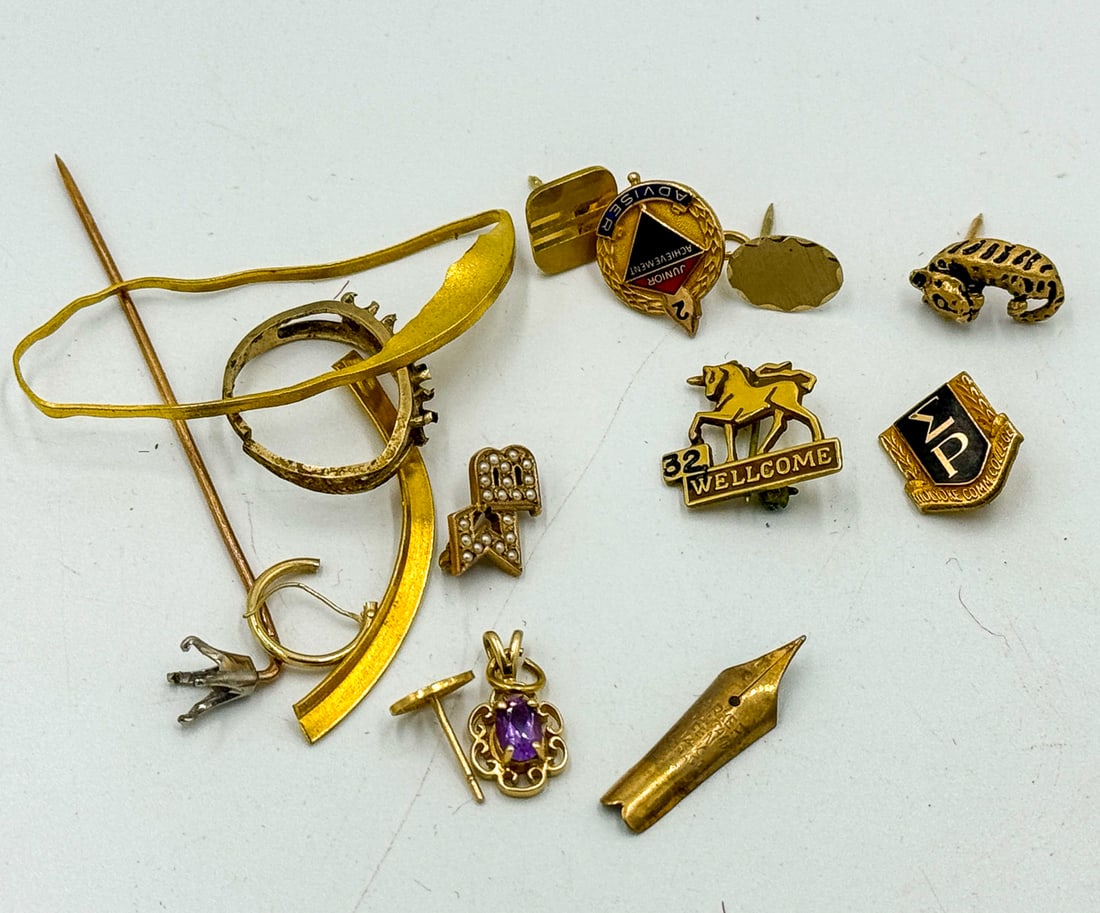 15.73 GRAMS SCRAP 10K AND 14K GOLD: 15.73 GRAMS SCRAP 10K AND 14K GOLD