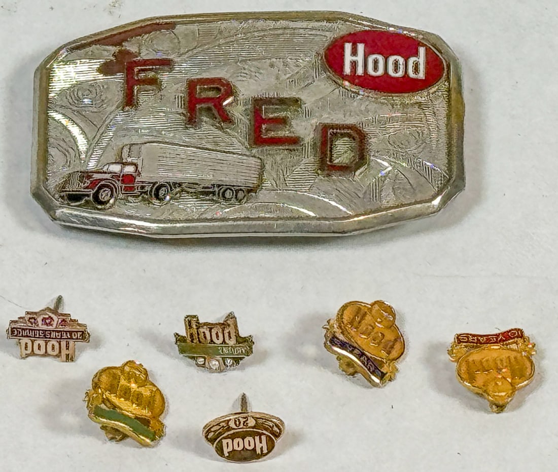 A VINTAGE HOOD BELT BUCKLE, ONE 10K GOLD PIN AND FOUR 10K GOLD FILLED PINS. 1.32 GRAMS (1 of 5)