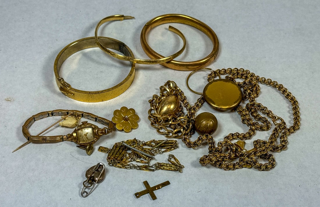 LOT OF GOLD FILLED JEWELRY (1 of 4)