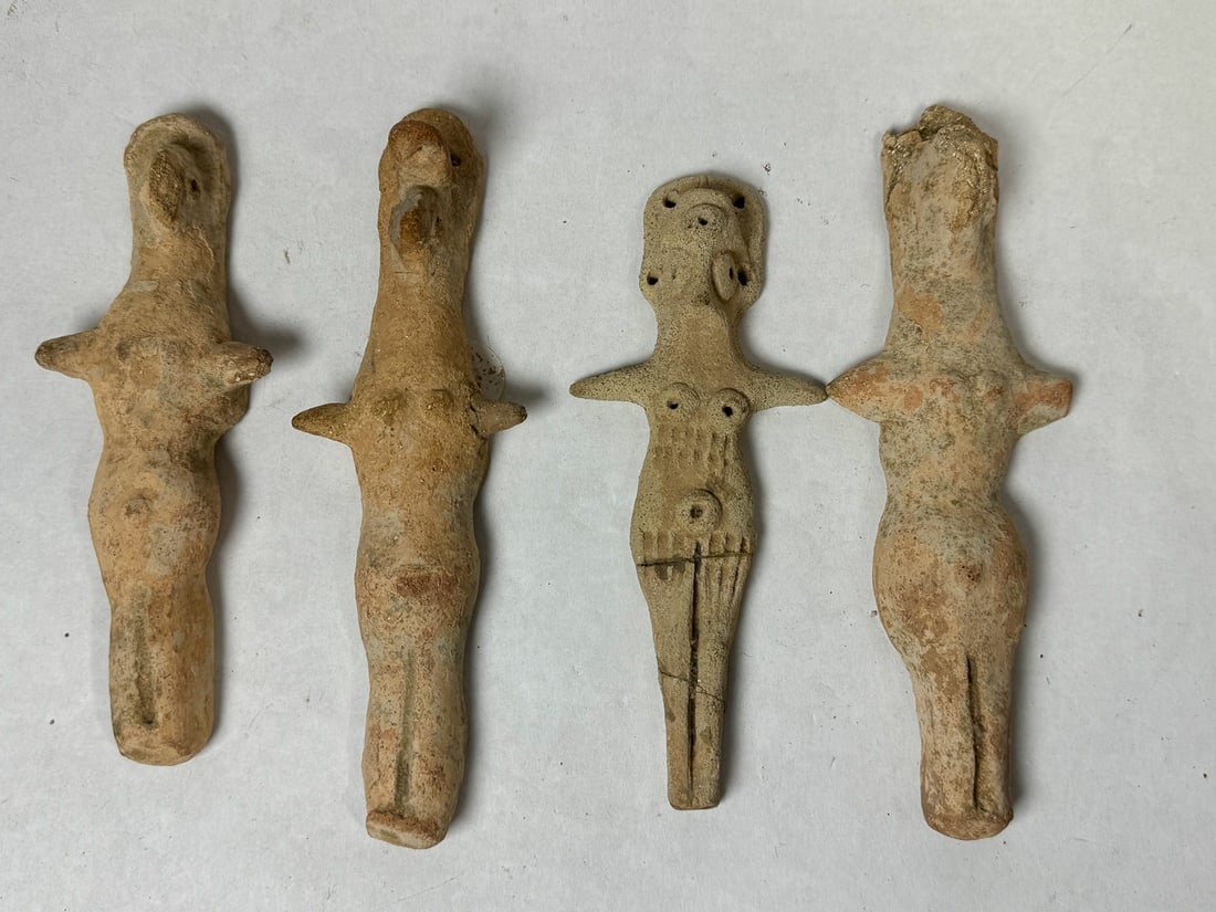 4 PRE-COLUMBIAN FIGURES OF WOMEN, 6.5" AND SMALLER (1 of 5)