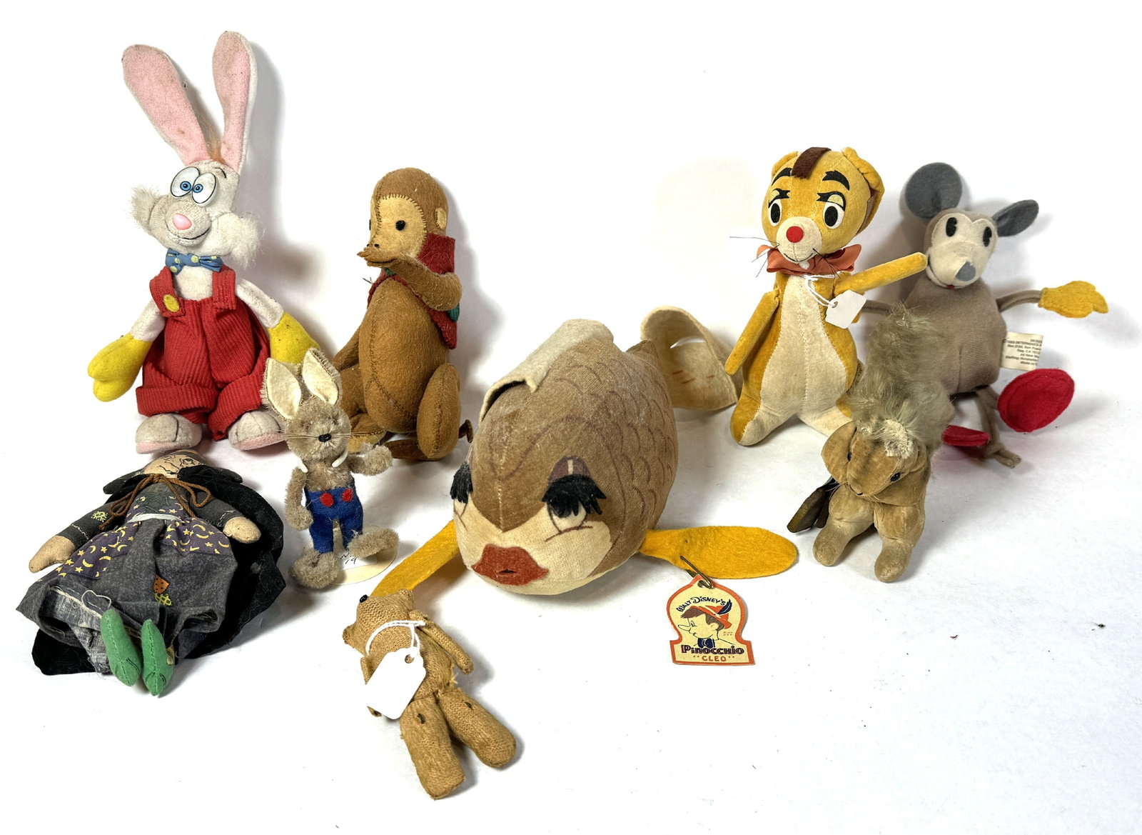 LOT OF STUFFED TOYS INC. KNICKERBOCKER CLEO AND GUND RABBIT, 8" AND SMALLER: LOT OF STUFFED TOYS INC. KNICKERBOCKER CLEO AND GUND RABBIT, 8" AND SMALLER