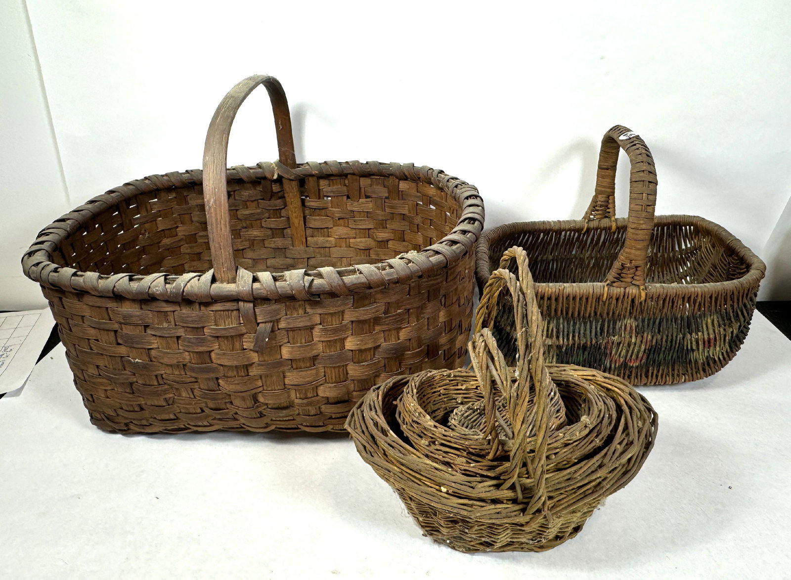 ANTIQUE BASKET LOT, 13" X 16" X 12" AND SMALLER: ANTIQUE BASKET LOT, 13" X 16" X 12" AND SMALLER