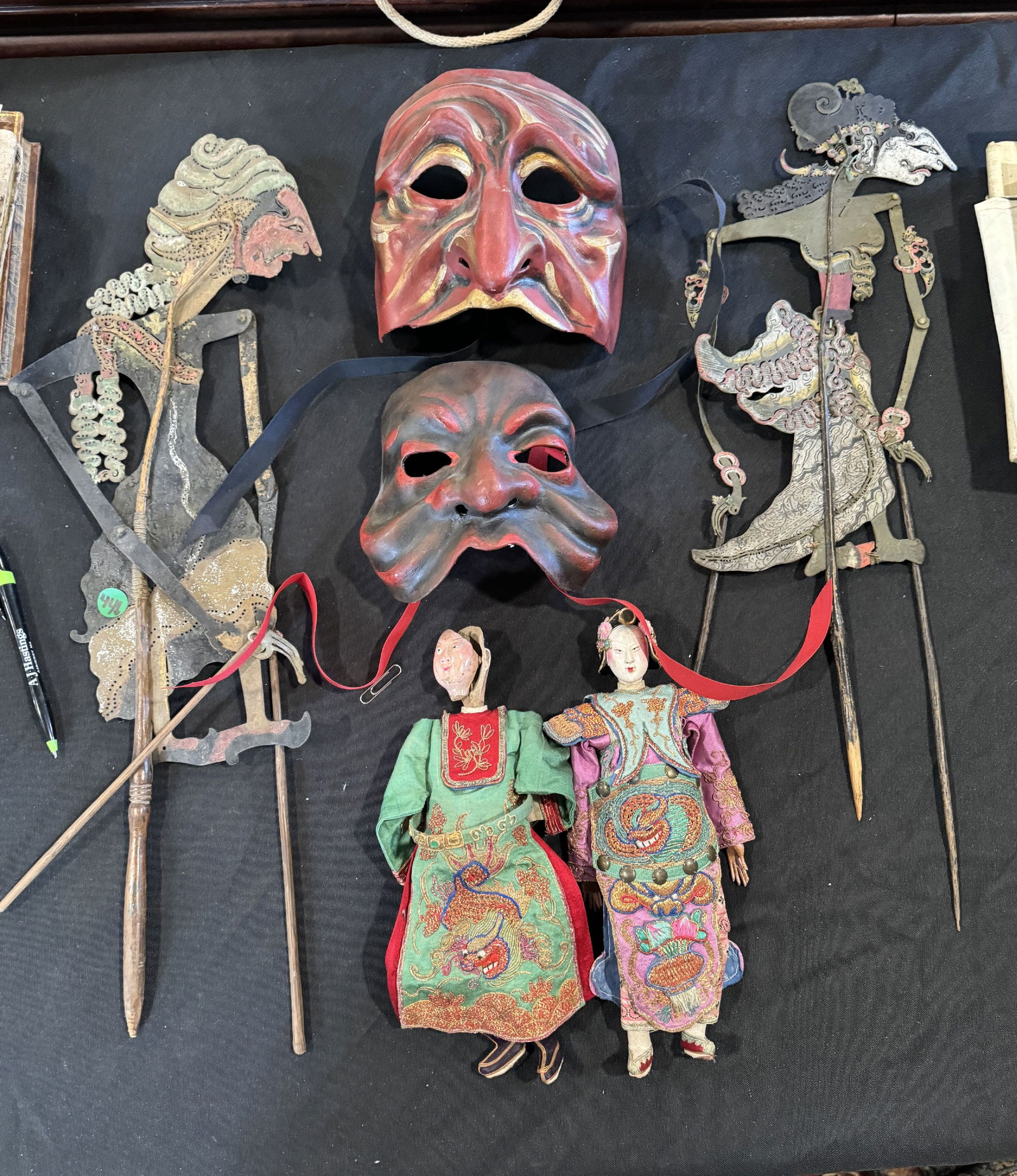 2 ANTIQUE SHADOW PUPPETS, VICTORIAN MASKS AND CHINESE DOLLS (1 of 6)