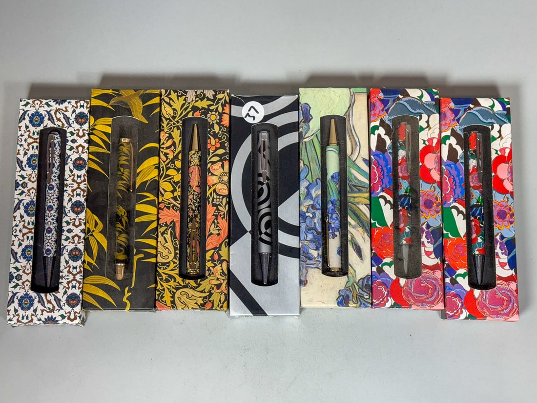 7 METROPOLITAN MUSEUM PENS IN BOXES: 7 METROPOLITAN MUSEUM PENS IN BOXES