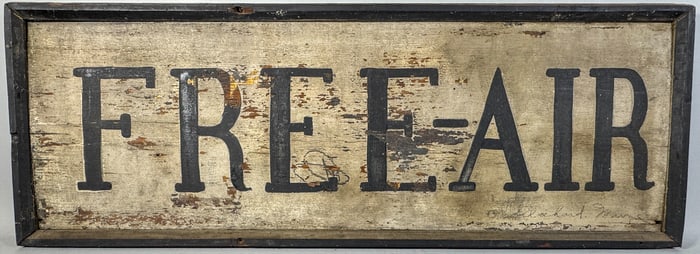 AN EARLY 20TH CENTURY PAINTED WOOD SIGN "FREE AIR"