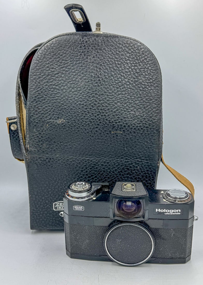 A ZEISS IKON HOLOGON ULTRA WIDE CAMERA (1 of 10)
