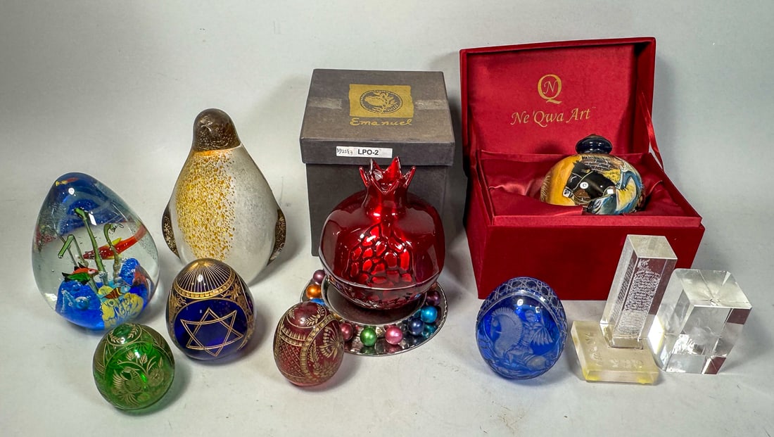 ART GLASS LOT, 8" AND SMALLER: ART GLASS LOT, 8" AND SMALLER