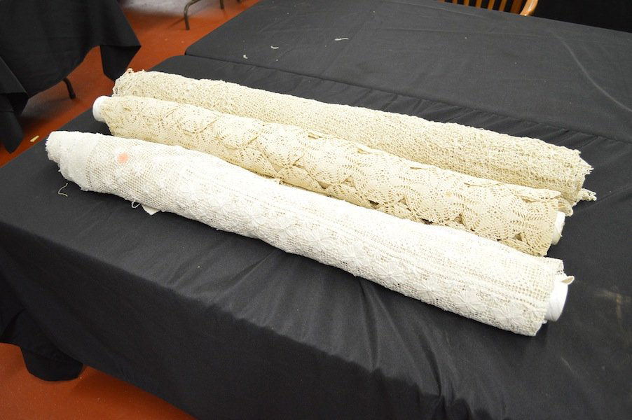 3 BOLTS OF VINTAGE LACE FABRIC: 3 BOLTS OF VINTAGE LACE FABRIC