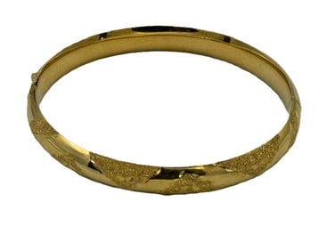 14K GOLD BANGLE BRACELET, 9.75 GRAMS
