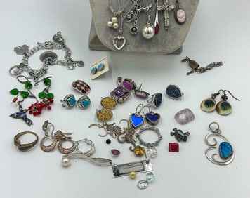 MOSTLY STERLING SILVER JEWELRY LOT