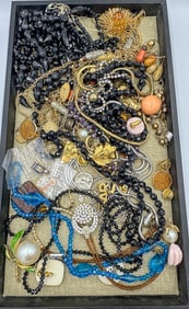 COSTUME JEWELRY LOT