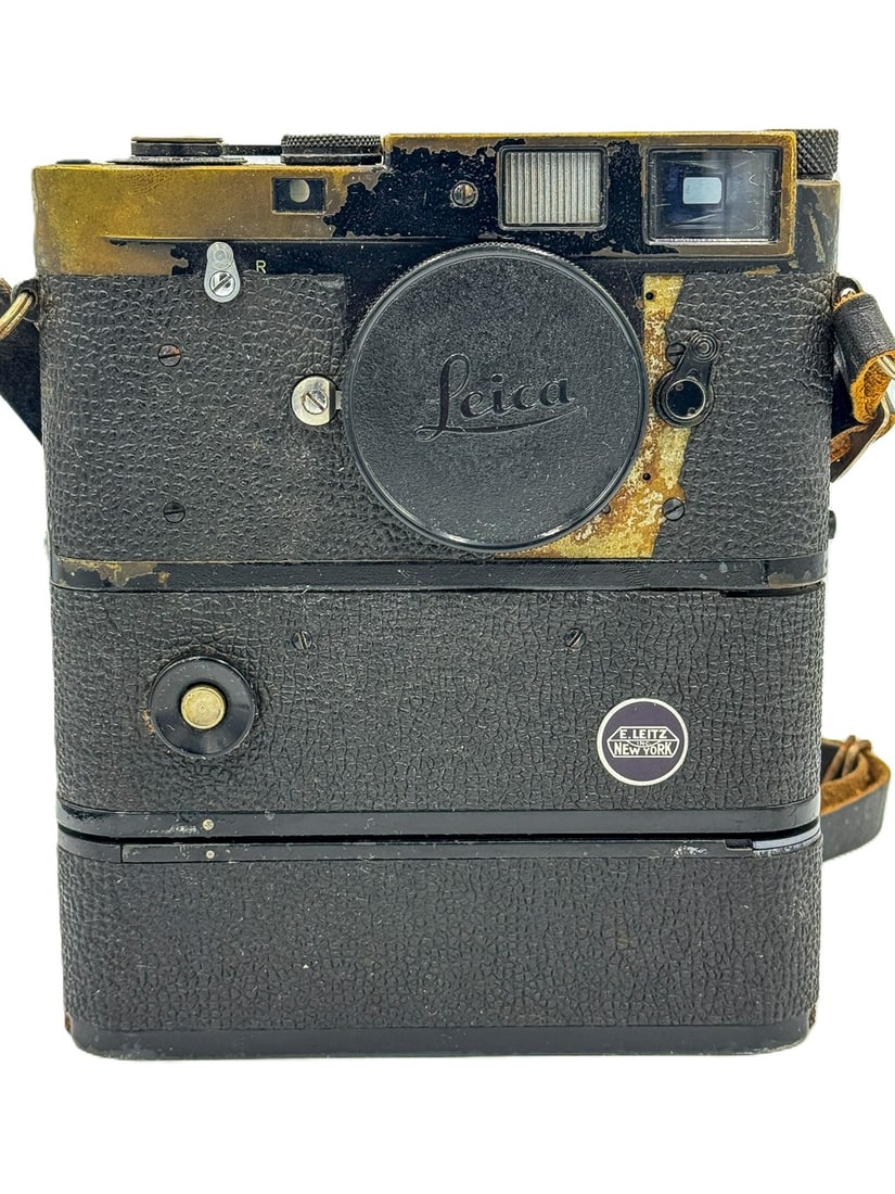 LEICA M2 WITH RARE MOTOR DRIVE AND BATTERY PACK (1 of 7)