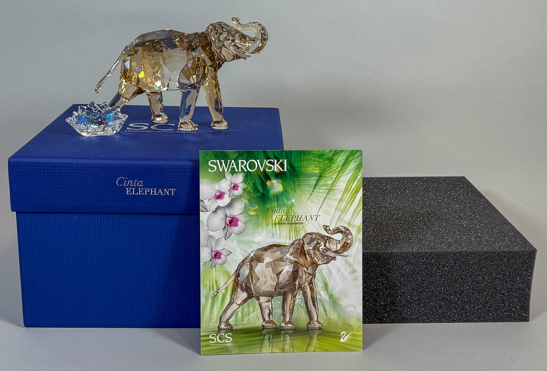 SWAROVSKI "CINTA ELEPHANT" CRYSTAL FIGURINE W/ BOX 7" L X 5"T (1 of 3)