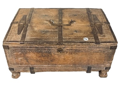 ANTIQUE CARVED TEAK SOUTHEAST ASIAN CHEST, 17.5" X 9" X 12"