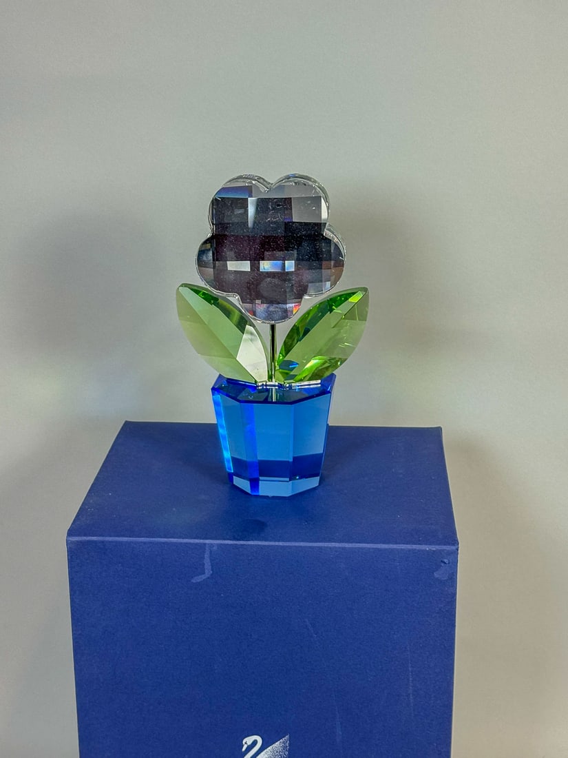SWAROVSKI CRYSTAL "FLOWER IN POT" MIB, A9460NR200006. 7.25": SWAROVSKI CRYSTAL "FLOWER IN POT" MIB, A9460NR200006. 7.25"