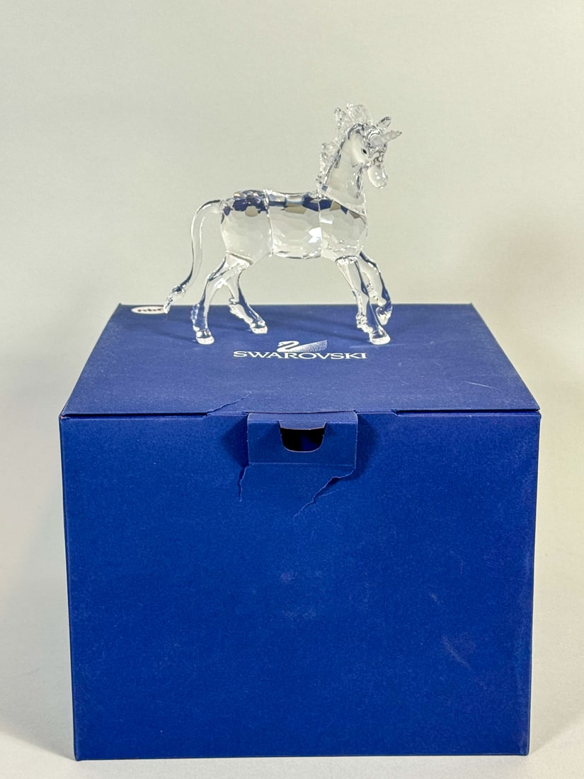 SWAROVSKI "UNICORN " CRYSTAL FIGURINE W/ BOX 5X4.5: SWAROVSKI "UNICORN " CRYSTAL FIGURINE W/ BOX 5X4.5