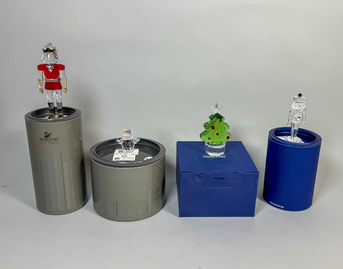 4 SWAROVSKI  CRYSTAL CHRISTMAS  FIGURINES W/ BOXES 5" AND SMALLER (1 of 6)