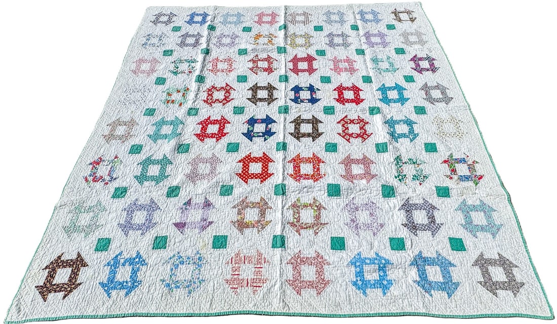 VINTAGE QUILT, 80" X 84": VINTAGE QUILT, 80" X 84"