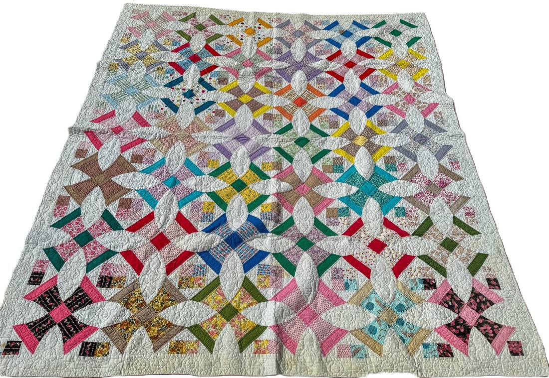 HANDMADE QUILT, 77" X 86": HANDMADE QUILT, 77" X 86"