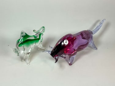 2 LARGE ART GLASS BULLS, 13.5" X 5.5" AND 7.5" X 6.5"