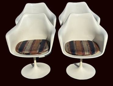 4 EERO SAARINEN FOR KNOLL TULIP CHAIRS