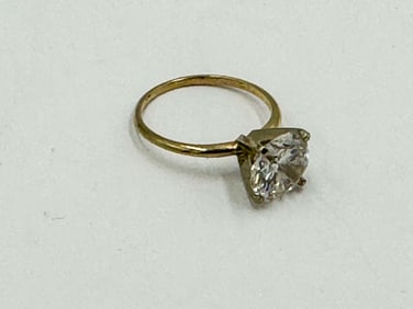 14K GOLD AND DIAMOND RING, 2.42 GRAMS