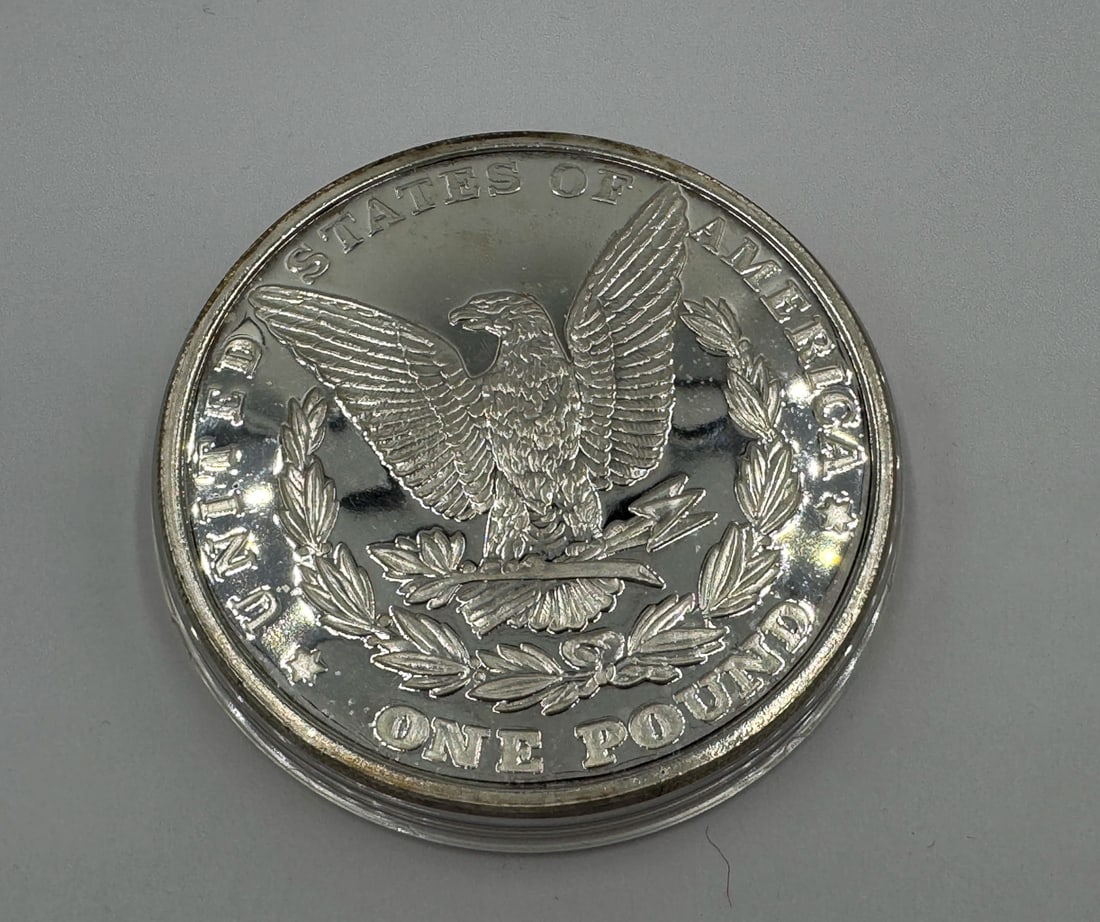 1 POUND STERLING SILVER COIN: 1 POUND STERLING SILVER COIN