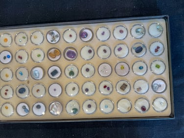 50 CONTAINERS VARIOUS GEMSTONES