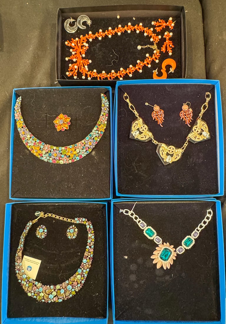 5+ DESIGNER NECKLACES (1 of 6)