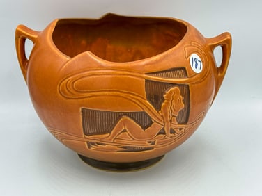 A ROSEVILLE SILHOUETTE VASE, 742-6. 8.25" X 8" X 6.5"