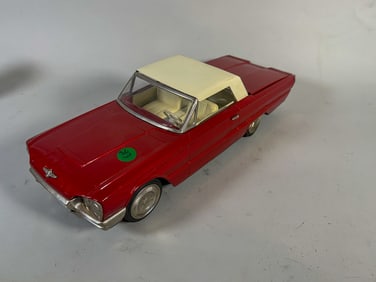 A TIN LITHOGRAPH PONTIAC CONVERTIBLE, 15.5" X 5.5" X 5"