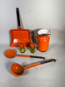 ORANGE KITCHEN ENAMEL SET, 16" X 10" AND SMALLER