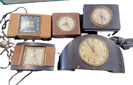 5 GE DECO CLOCKS, 8" X 5" AND SMALLER