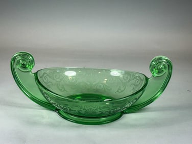 1940S FOSTORIA VERSAILLES GREEN URANIUM GLASS SCROLL HANDLE CENTER BOWL 14" X 9.5" X 5"