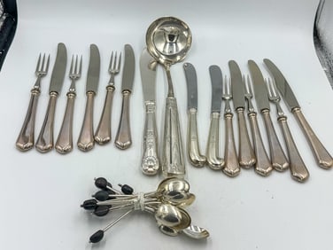 LOT OF STERLING SILVER HANDLED FLATWARE 8.75" AND SMALLER