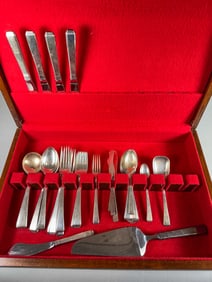 39 PIECES STERLING SILVER FLATWARE TOWLE CRAFTSMAN, 1155 GRAMS, EXCLUDES KNIVES AND PIE SERVER