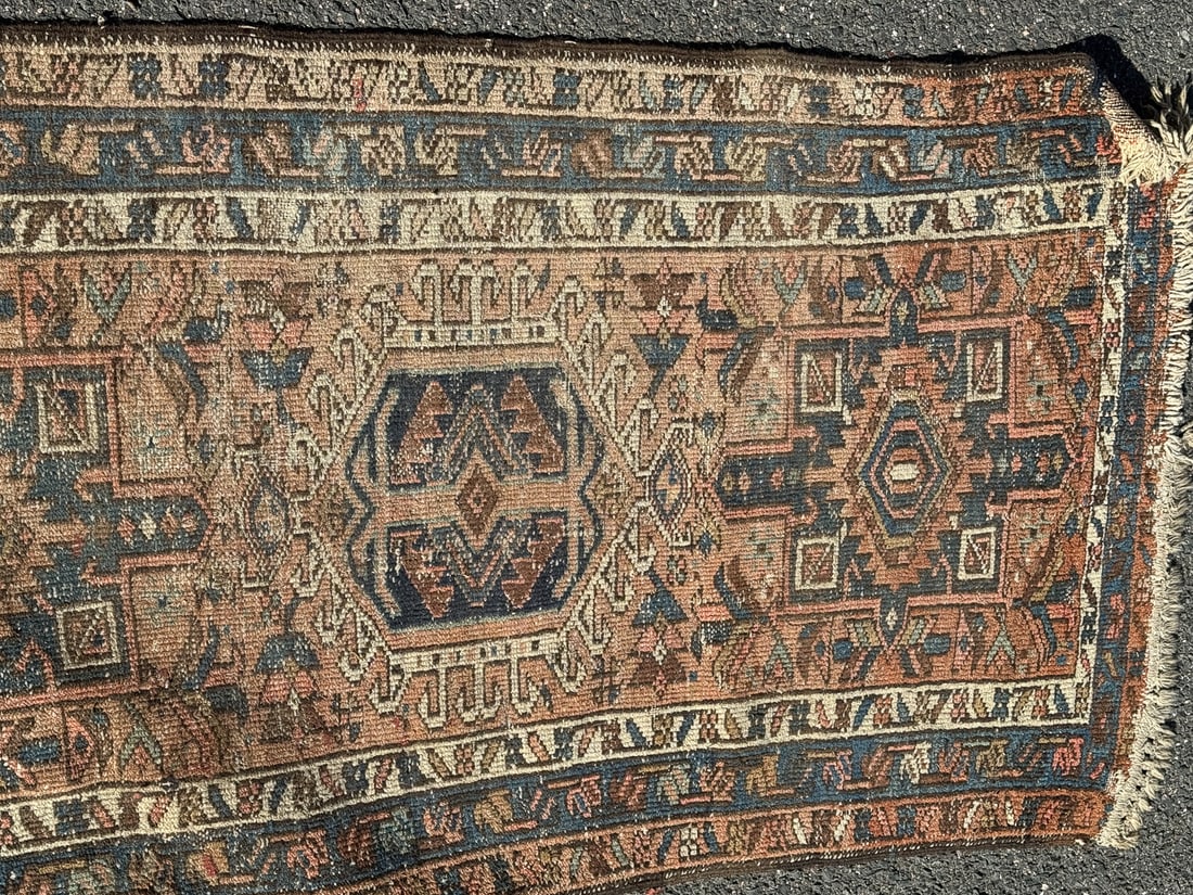 ANTIQUE PERSIAN AREA RUG: ANTIQUE PERSIAN AREA RUG, 27.5" X 53"