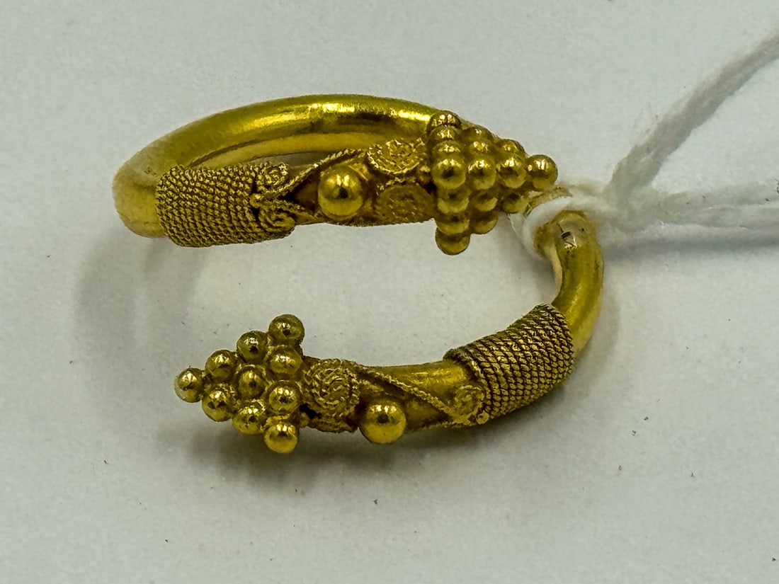 22K GOLD PERSIAN OR INDIAN RING, 5 GRAMS (1 of 3)